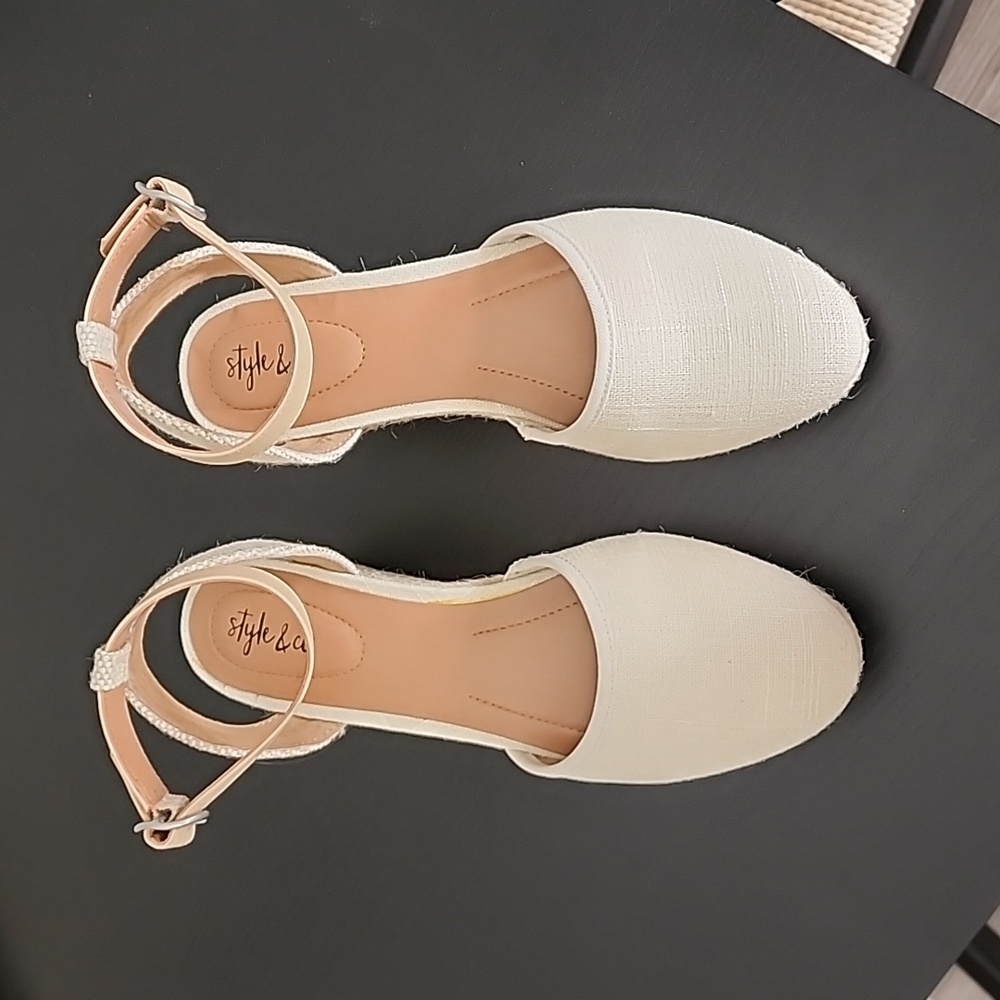 Style and CO wedge sandals